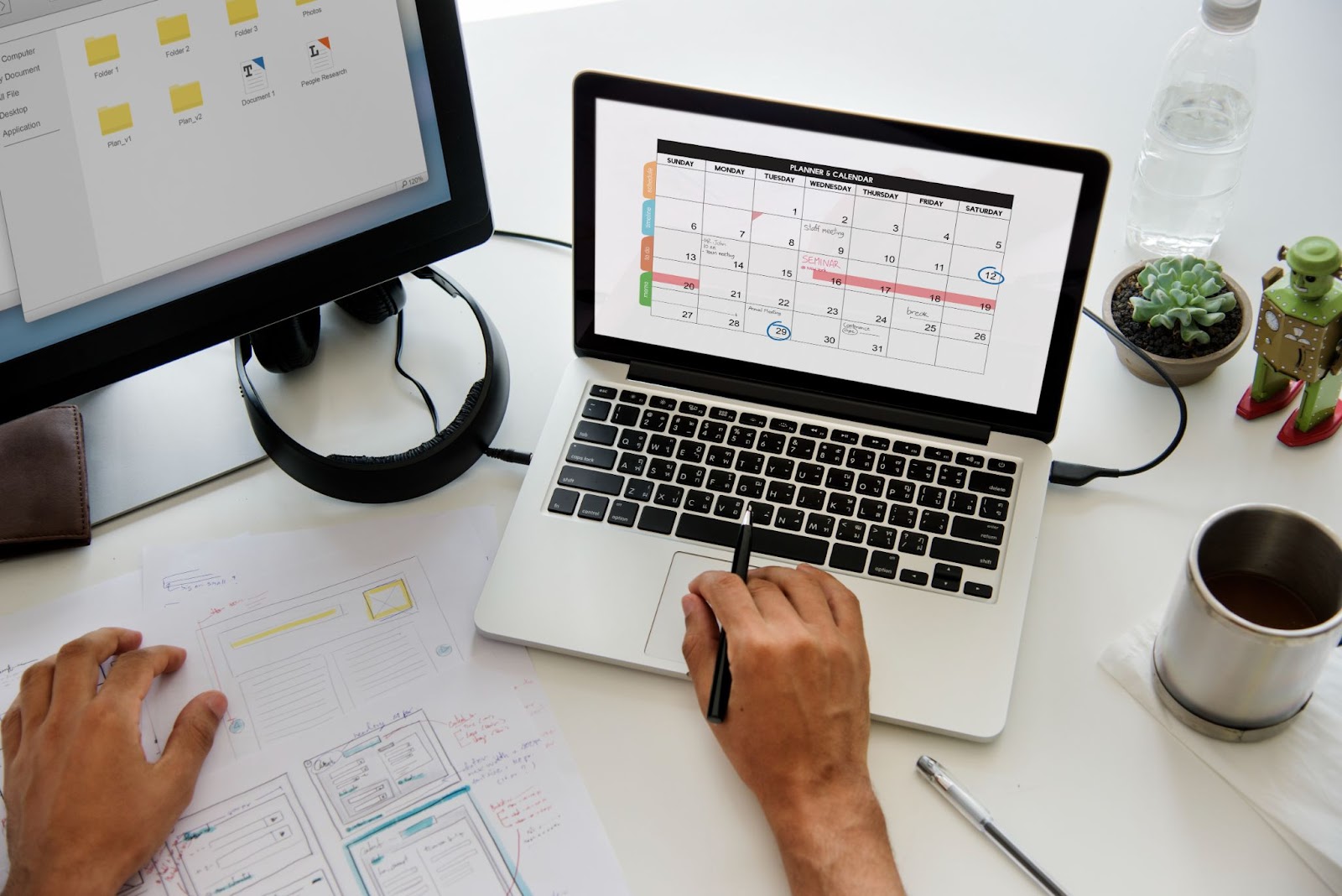 Construction calendar showing Texas lien filing deadlines marked on 15th of each month