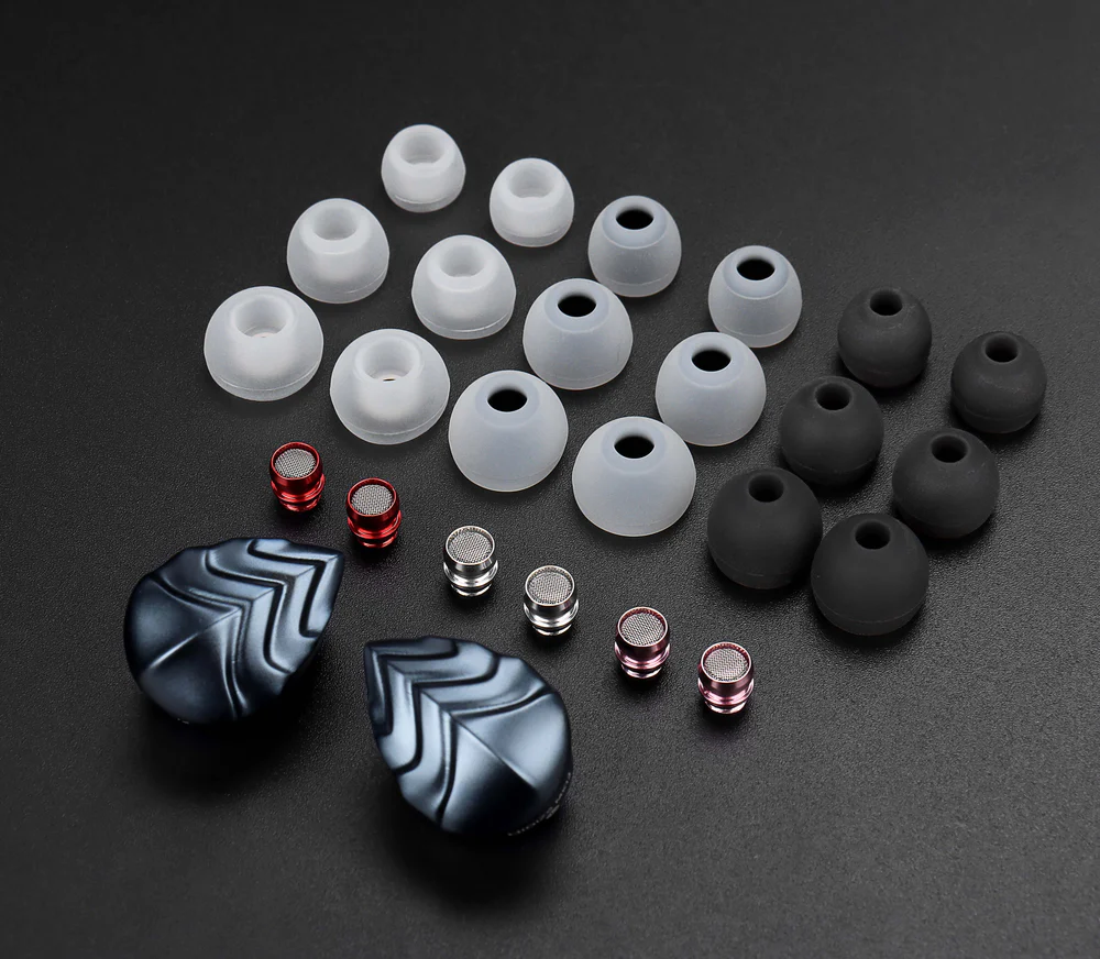 Hidizs MK12 Turris IEMs and eartips.
