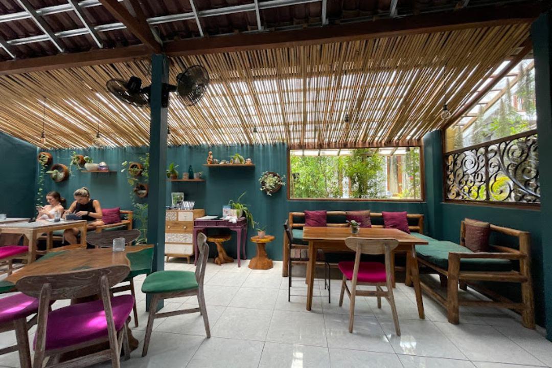 Blend Cafe Ubud - Bali.com