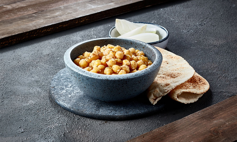 Saudi street food, Balila served with pita bread on the side - (Credits Kababji Arabia)