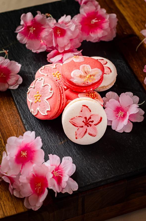 A group of cookies with flowers on them

AI-generated content may be incorrect.