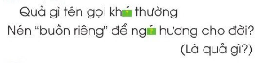 BÀI ĐỌC 3: CHIA SẺ NIỀM VUI  ĐỌC HIỂUCâu 1: Ở đoạn 1, điều gì khiến người mẹ trong câu chuyện xúc động?Giải nhanh:Người mẹ thấy bức ánh một phụ nữ trẻ ngồi thẫn thờ trước ngôi nhà đổ nát của mình cùng đứa bé gái đang nắm chặt tay mẹ, mắt mở to sợ hãi.Câu 2: Gia đình hai bạn nhỏ làm gì để giúp đỡ đồng bào vùng bị bão tàn phá?Giải nhanh:Ủng hộ hai thùng các-tông quần áo, sách vở, đồ dùng để giúp đỡ đồng bào vùng bị bão tàn phá.Câu 3: Bé gái tặng gì cho em nhỏ trong bức ảnh?Giải nhanh:Con búp bê mà em thích nhất.Câu 4: Em có suy nghĩ gì về hành động của bé gái trong câu chuyện?Giải nhanh:Bạn nhỏ là cô bé tốt bụng, giàu lòng yêu thương, biết chia sẻ giúp đỡ người gặp khó khăn.LUYỆN TẬPCâu 1: Xếp các từ ngữ dưới đây vào nhóm thích hợp:Giải nhanh:- Chỉ cộng đồng: bản làng, dòng họ, thôn xóm, trường học, lớp học.- Chỉ tình cảm cộng đồng: đùm bọc, đoàn kết, tình nghĩa, giúp đỡ, yêu thương.Câu 2: Đặt câu với một từ ở bài tập trên. Cho biết câu đó thuộc mẫu câu nào.- Ai là gì?-  Ai làm gì?- Ai thế nào?Giải nhanh:Mọi người trong bản làng sống rất tình nghĩa, đoàn kết và giúp đỡ nhau.Câu đó thuộc mẫu câu Ai thế nào?BÀI VIẾT 3Câu 1: Nhớ - viết: Bận (14 dòng thơ đầu)Giải nhanh:Em rất thích thư viện trường em. Ở đây có rất nhiều loại sách hay: sách tham khảo, sách lịch sử, sách địa lí,.... Không những thế ở đây còn có những cuốn sách cuộc sống rất hay và ý nghĩa. Em đã mượn thư viện cuốn sách Hạt giống tâm hồn để đọc bởi nội dung cuốn sách rất ý nghĩa. Chỗ ngồi của thư viện cũng rất đẹp, được trang trí bởi những bộ bàn ghế nhiều màu sắc. Ngoài ra thư viện còn có nơi đọc sách ngoài trời. Khu vực này trồng rất nhiều cây xanh khiến em cảm thấy rất thoải mái và thư giãn.Câu 2: Chọn vần phù hợp với ô trống:a) Vần uênh hay ênh?b) Vần uêch hay êch?Giải nhanh:Câu 3: Chọn chữ hoặc vần phù hợp với ô trống rồi giải câu đố:a) Chữ l hay n?b) Vần ac hay at?Giải nhanh:a) lửng, nướcb) khác, ngát TRAO ĐỔI