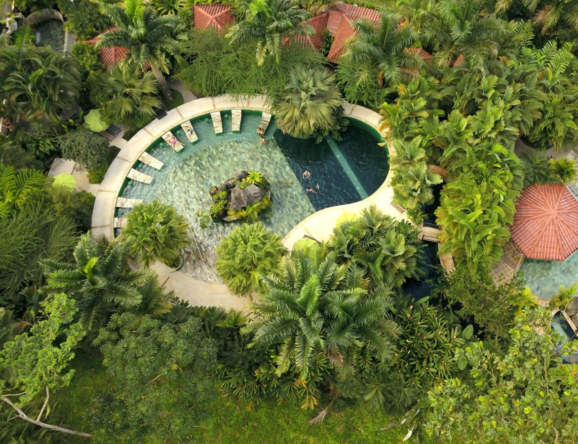 Paradise hot springs in La Fortuna 