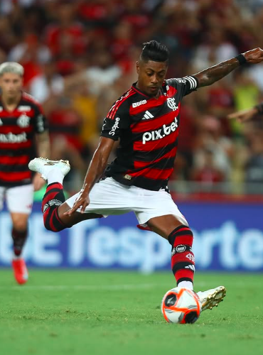 Bruno Henrique em lance pelo Flamengo
