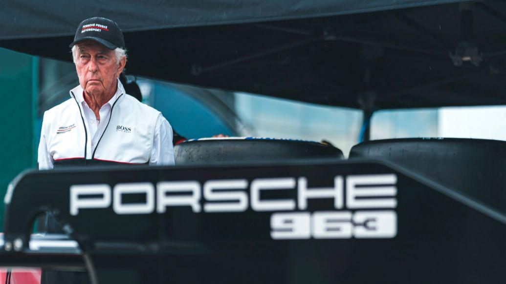 Porsche 963 conducts successful tests on legendary US racetrack - Porsche  Newsroom