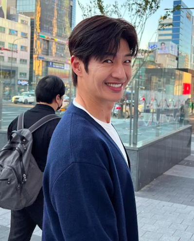 This contains an image of god's Son Hoyoung