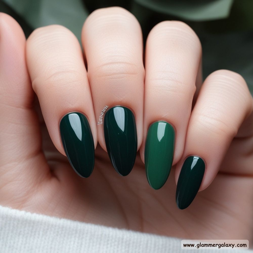 Winter and Fall Dark Green Nails having Rich Tones

