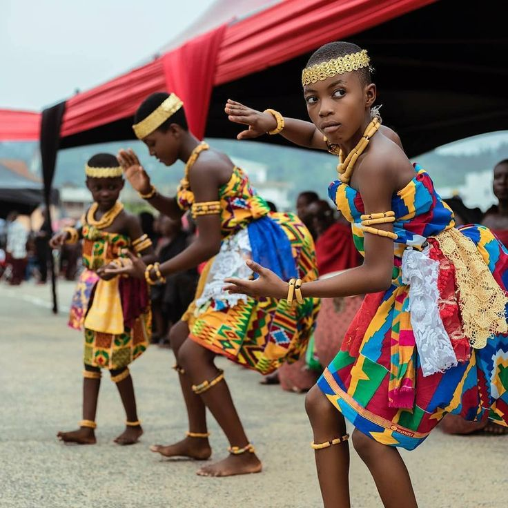 Kids performing Adowa dance. Photocredit: Pinterest