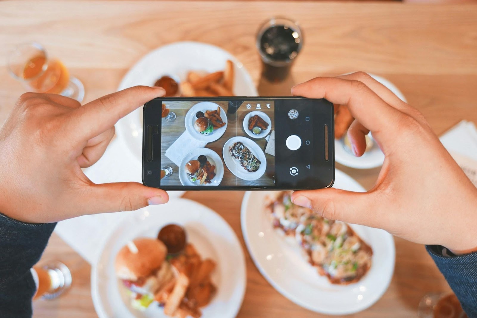 The 'Nomad Plate': Why Food Photography Might Be Ruining Your Diet