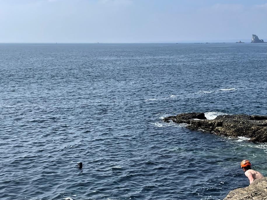 Une image contenant plein air, eau, ciel, mer

Le contenu généré par l’IA peut être incorrect.