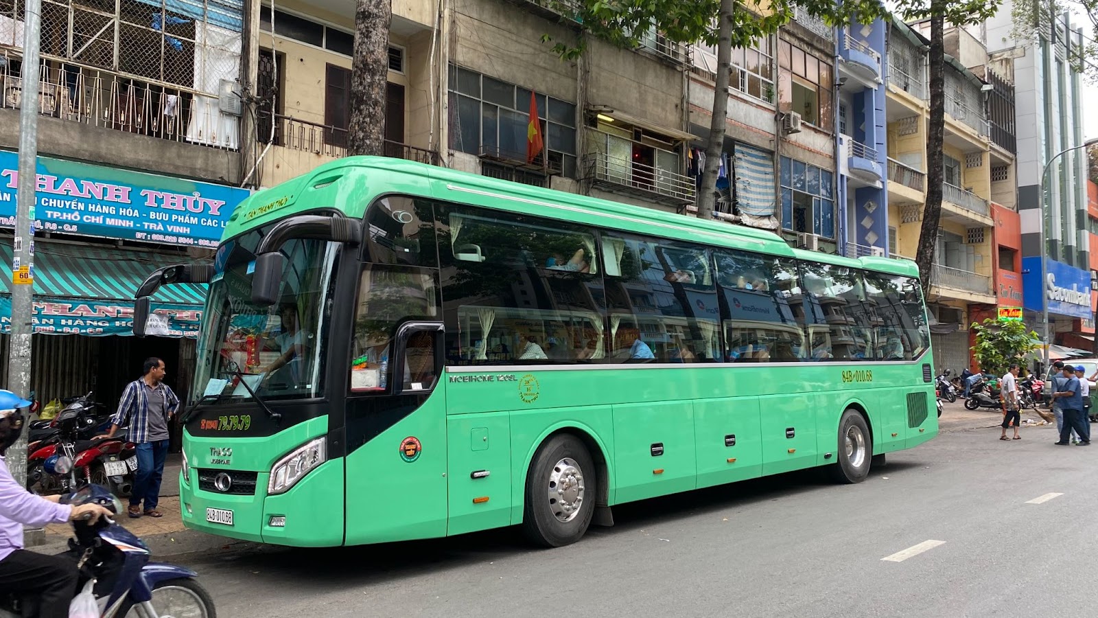 tan thanh thuy bus from sai gon to tra vinh