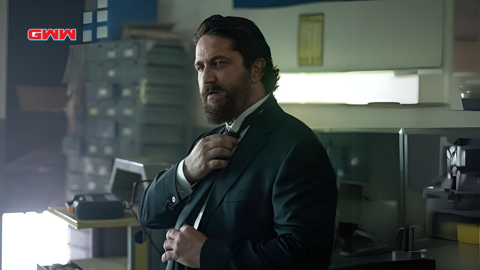 Gerard Butler as Big Nick in a tense moment in Den of Thieves