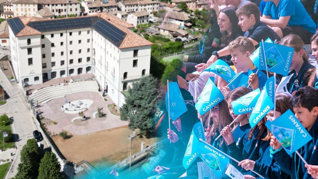 Immagine che contiene vestiti, aria aperta, persona, edificio

Il contenuto generato dall'IA potrebbe non essere corretto.