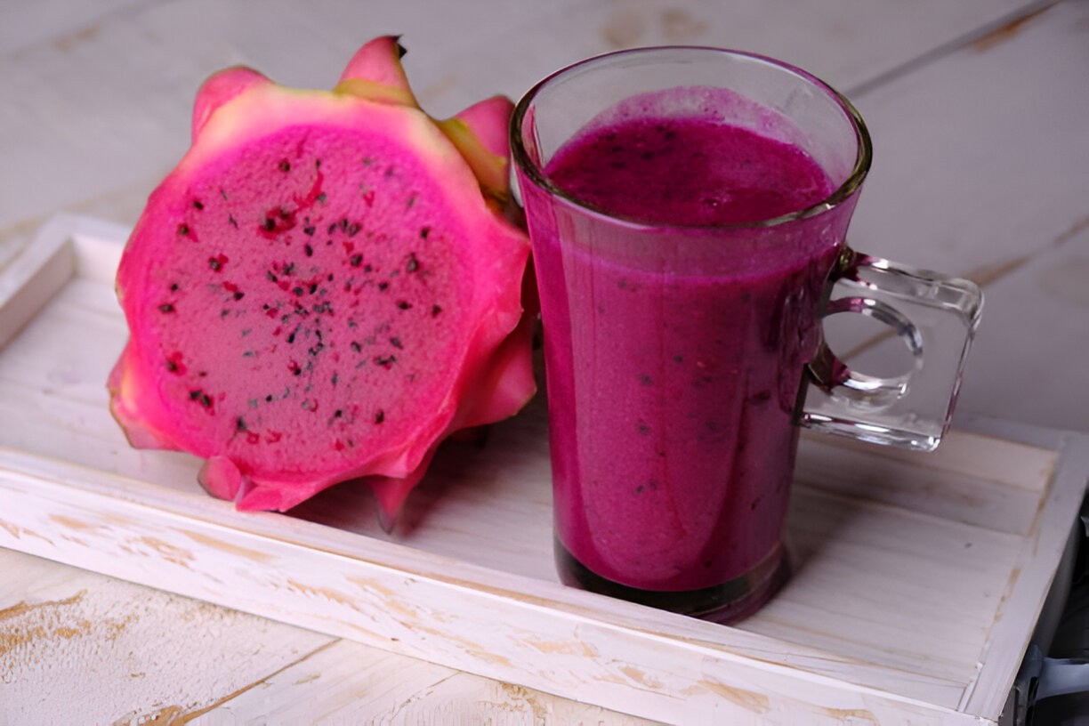 JUS_BUAH_NAGA_DAN_STROBERI_RESEP_UNTUK_KULIT_SEHAT