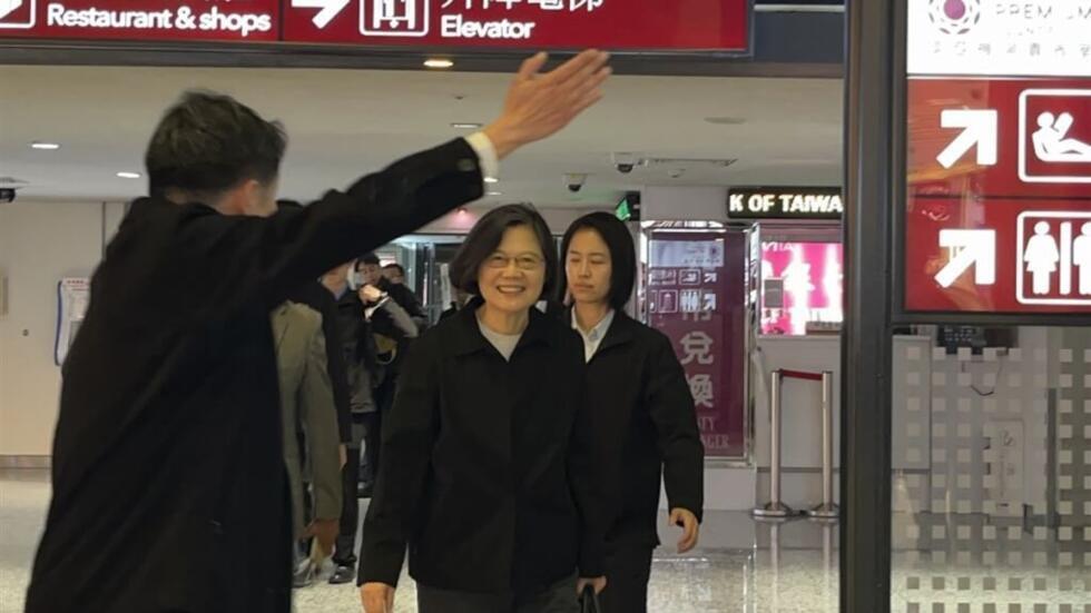 台湾前总统蔡英文5月9日晚间从桃园国际机场搭机启程前往欧洲，将出访立陶宛及丹麦发表演说。