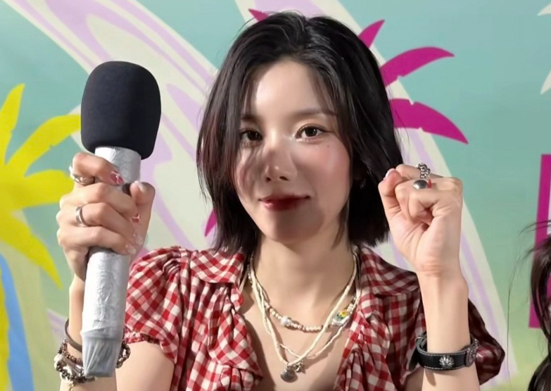 This contains an image of Kwon Eun Bi 