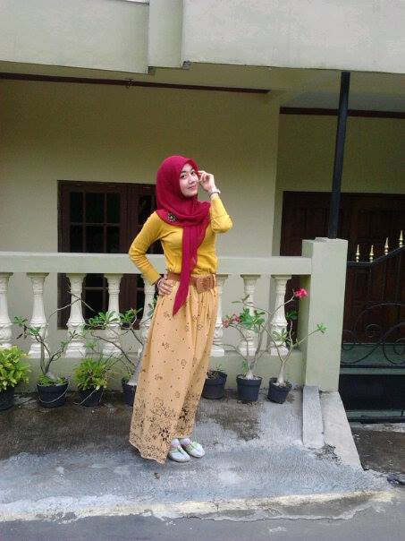 jilbab-montok-anggezty-solo-uns (20)