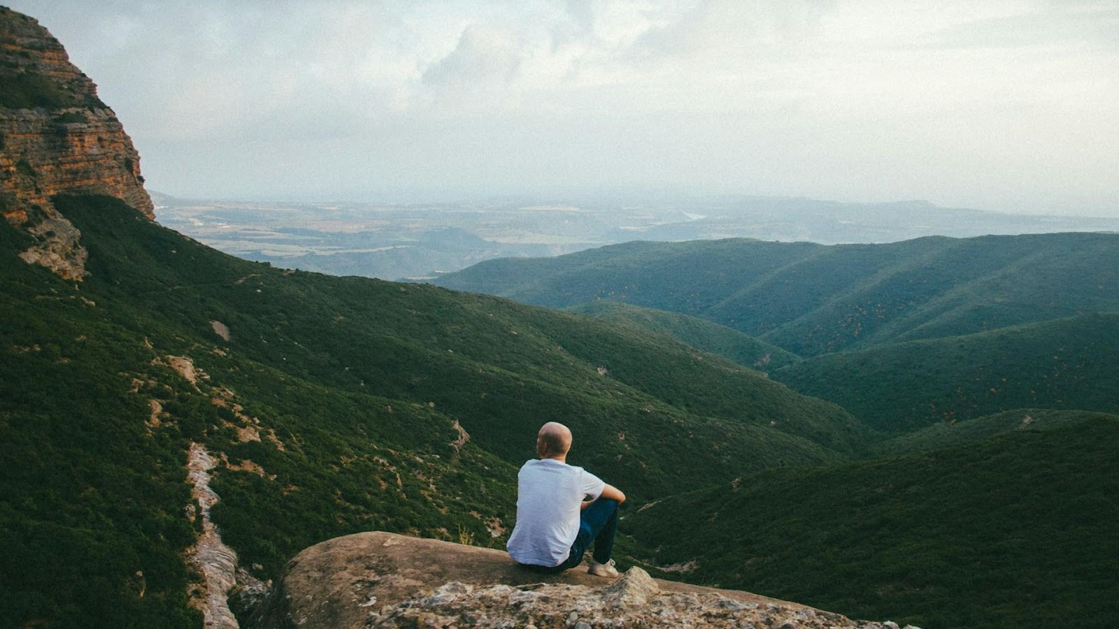 The Surprising Link Between Altitude and Creativity for Digital Nomads