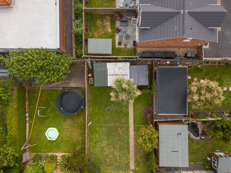 Photographing houses with drones