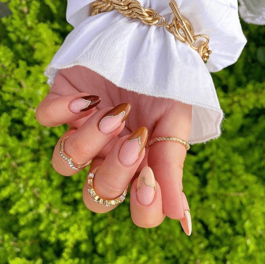 Autumn nails for weddings! Cute nail ideas for brides getting married and have no idea what nail designs to go with.
