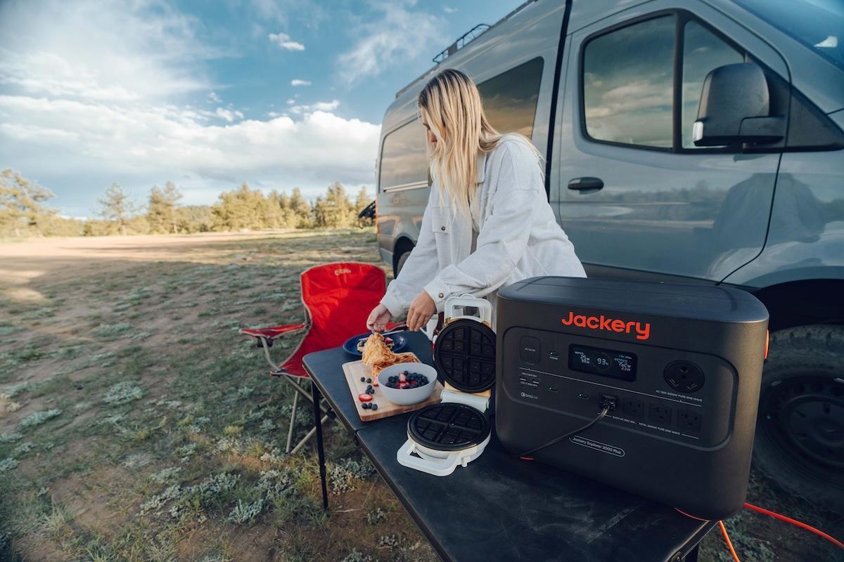 jackery solar generator 2000 plus rv living in florida