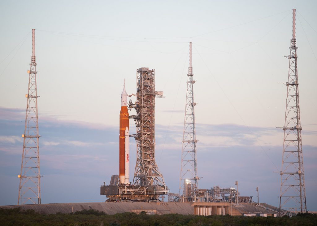 SLS vs Starship thrust