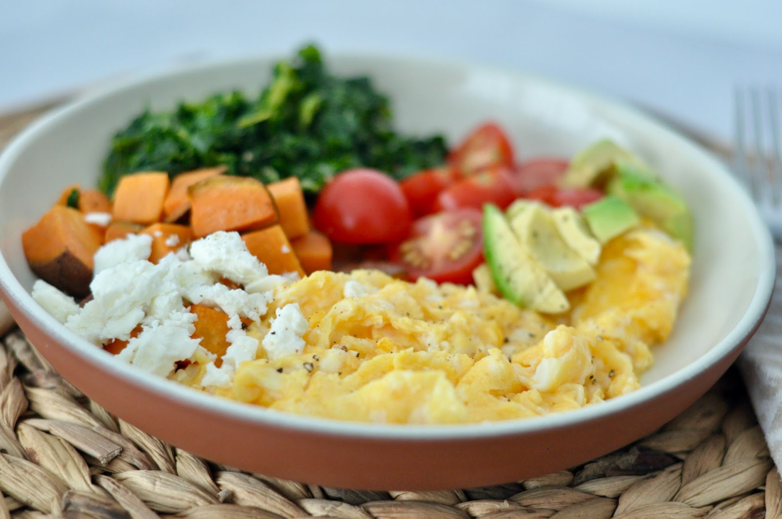 Savory veggie and egg scramble bowl - fertility meal plan and recipes for fertility - Wenatal
