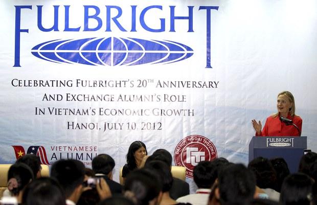 Đại học Fulbright Việt Nam phản hồi cáo buộc là "ổ dạy làm cách mạng màu"