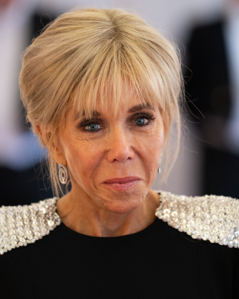 Brigitte Macron's appearance and rude behavior in the UK attracted attention.