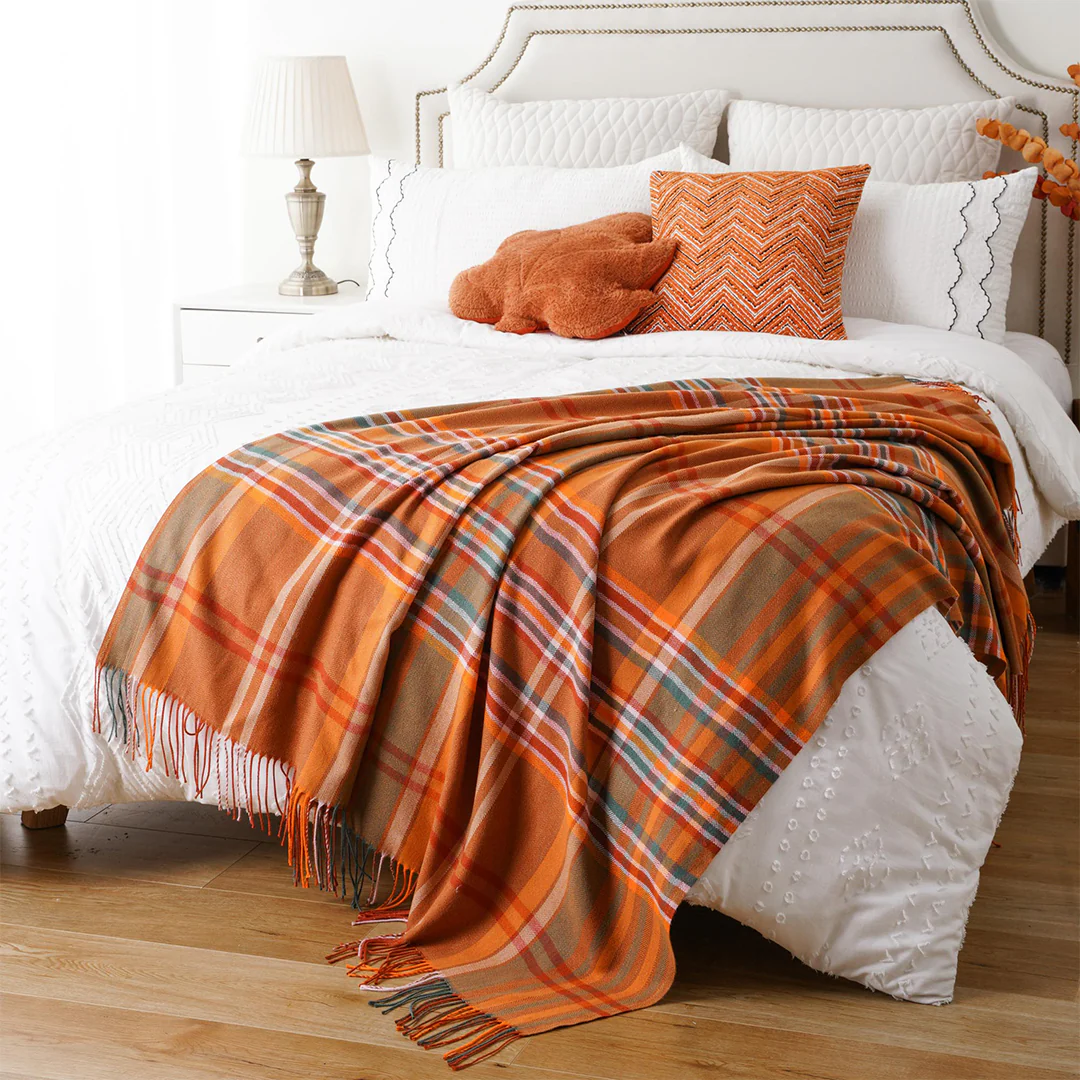 Fleece Blanket vs. Throw Blanket – What’s The Difference?