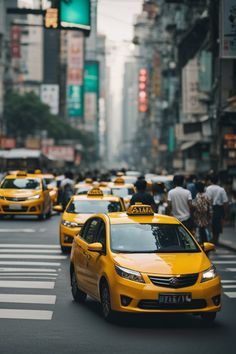 This contain taxi cabs are lined up on the street 