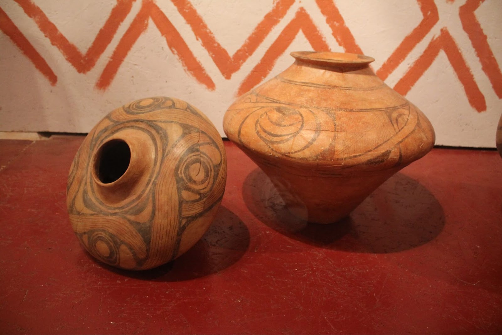 A collection of ancient pottery

Description automatically generated