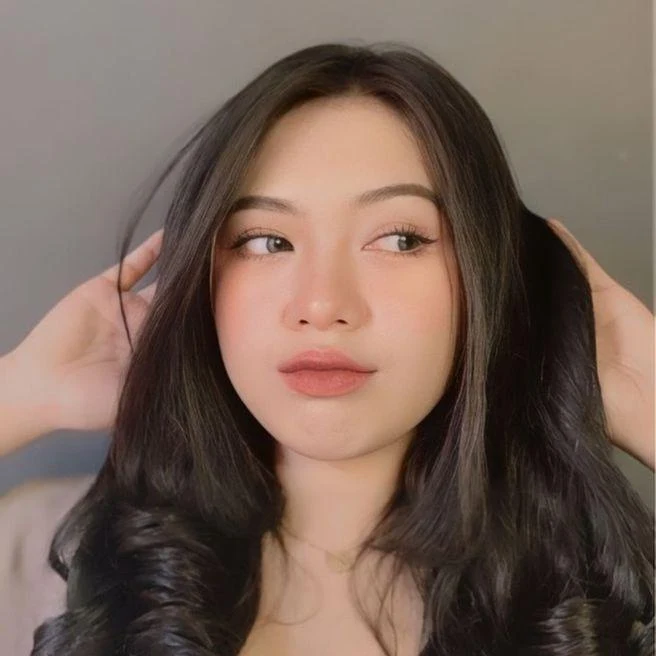 Gadis Indo Manis dengan Gaya Natural, gaya natural, cewek indo polos, wanita cantik