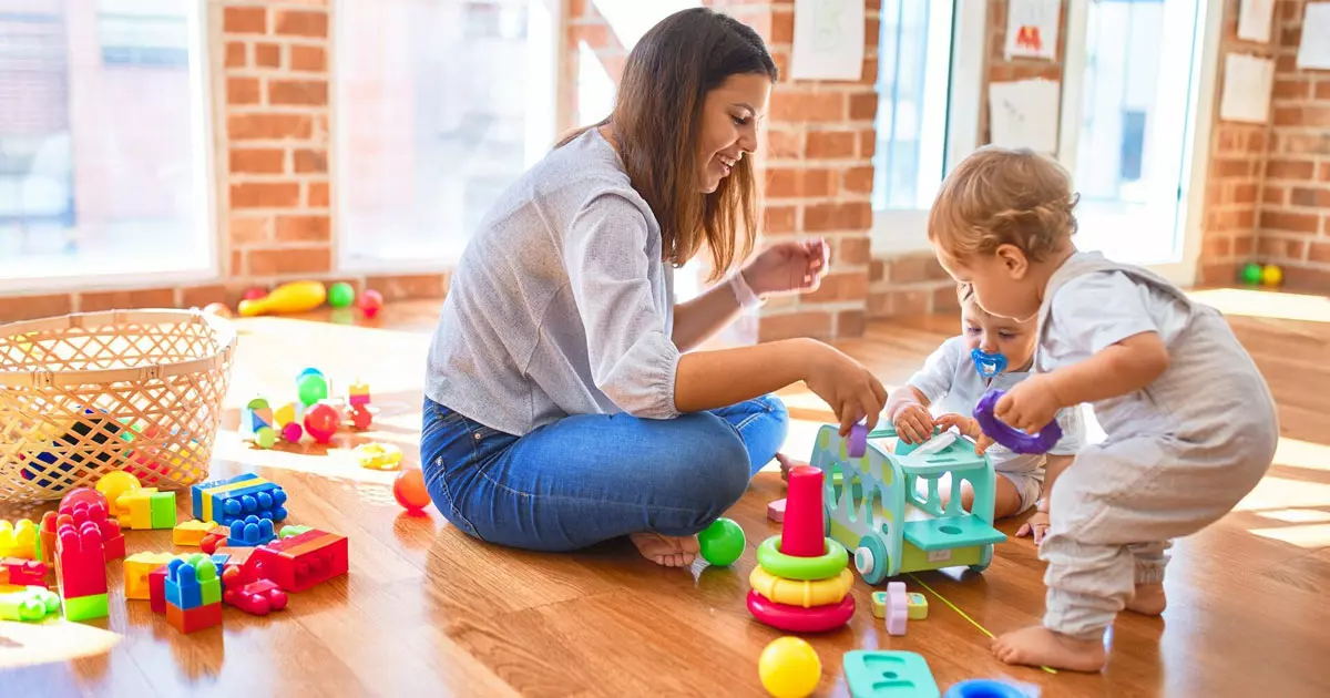 Dạy trẻ mầm non theo phương pháp montessori