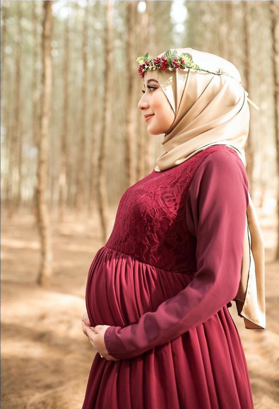 Maternity Photoshoot Outfits in Dubai
