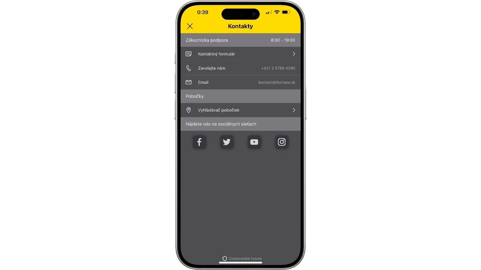 Zákaznícka podpora kasína Fortuna zobrazená v mobilnej aplikácii – kontaktný formulár, telefónne číslo, emailová adresa a odkazy na sociálne siete Facebook, Twitter, YouTube a Instagram