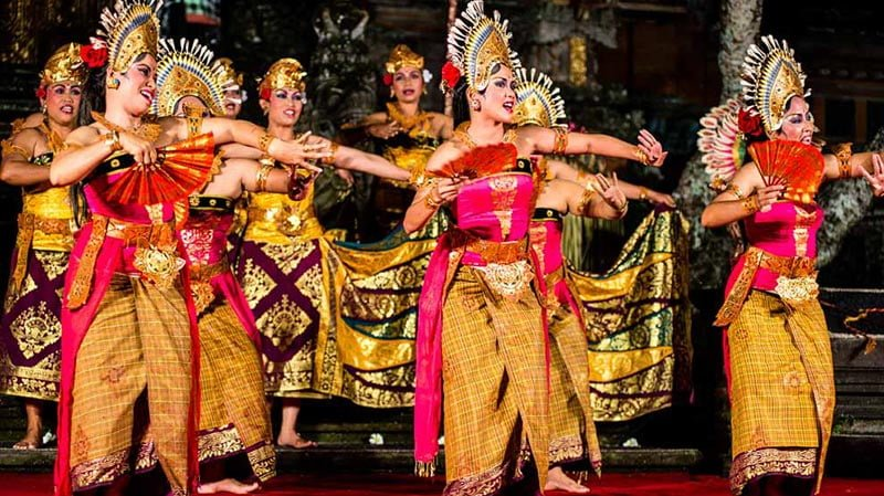 must-see performance in bali Janger Dance in Singaraja