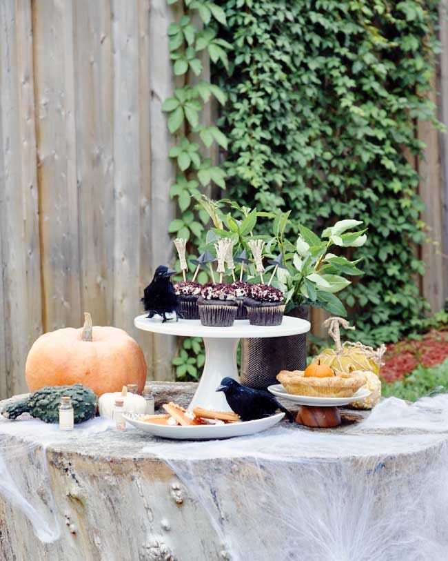 halloween table decor