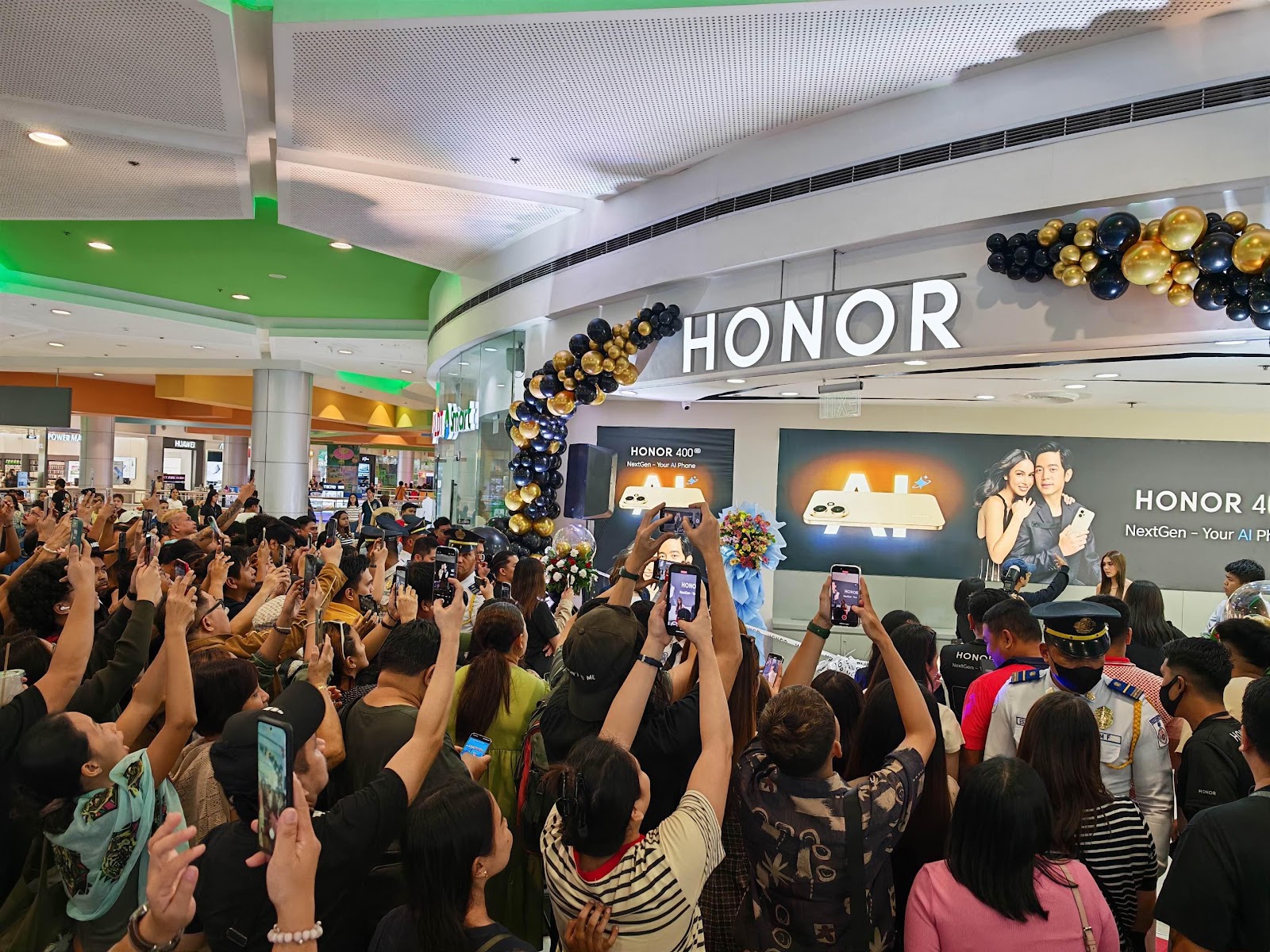 Epic First Day! HONOR 400 5G Hits Record High Sales with Celeb-Packed Celebration