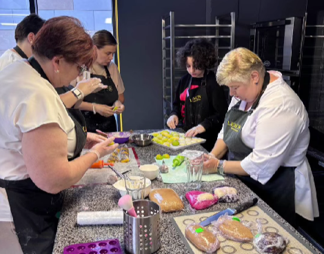 Lemon Cookery School: кулінарні курси в Києві