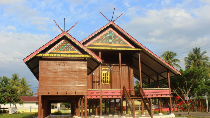 Rumah adat Tadah Alas