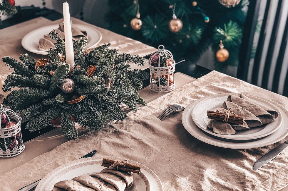 como hacer un centro de mesa de navidad con pino y naranjas