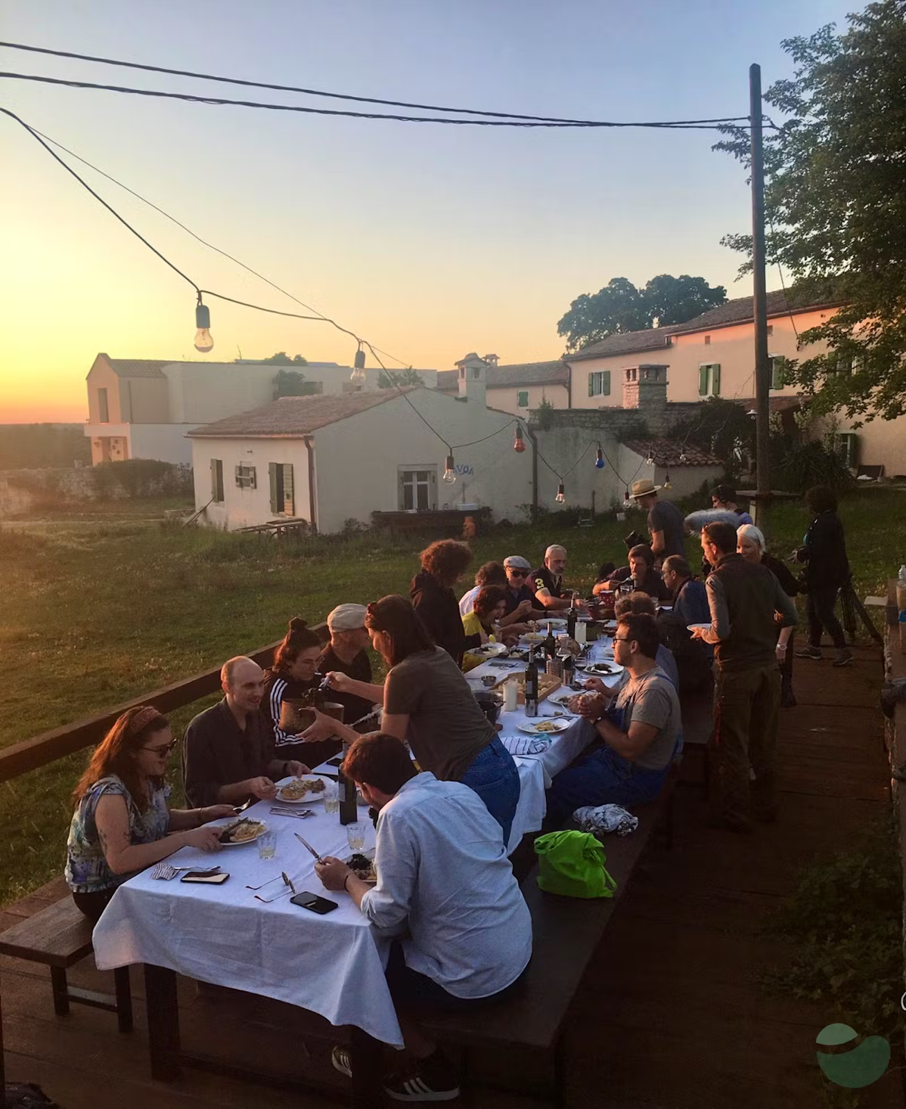 Food tasting tour in Pula - group of people dining 