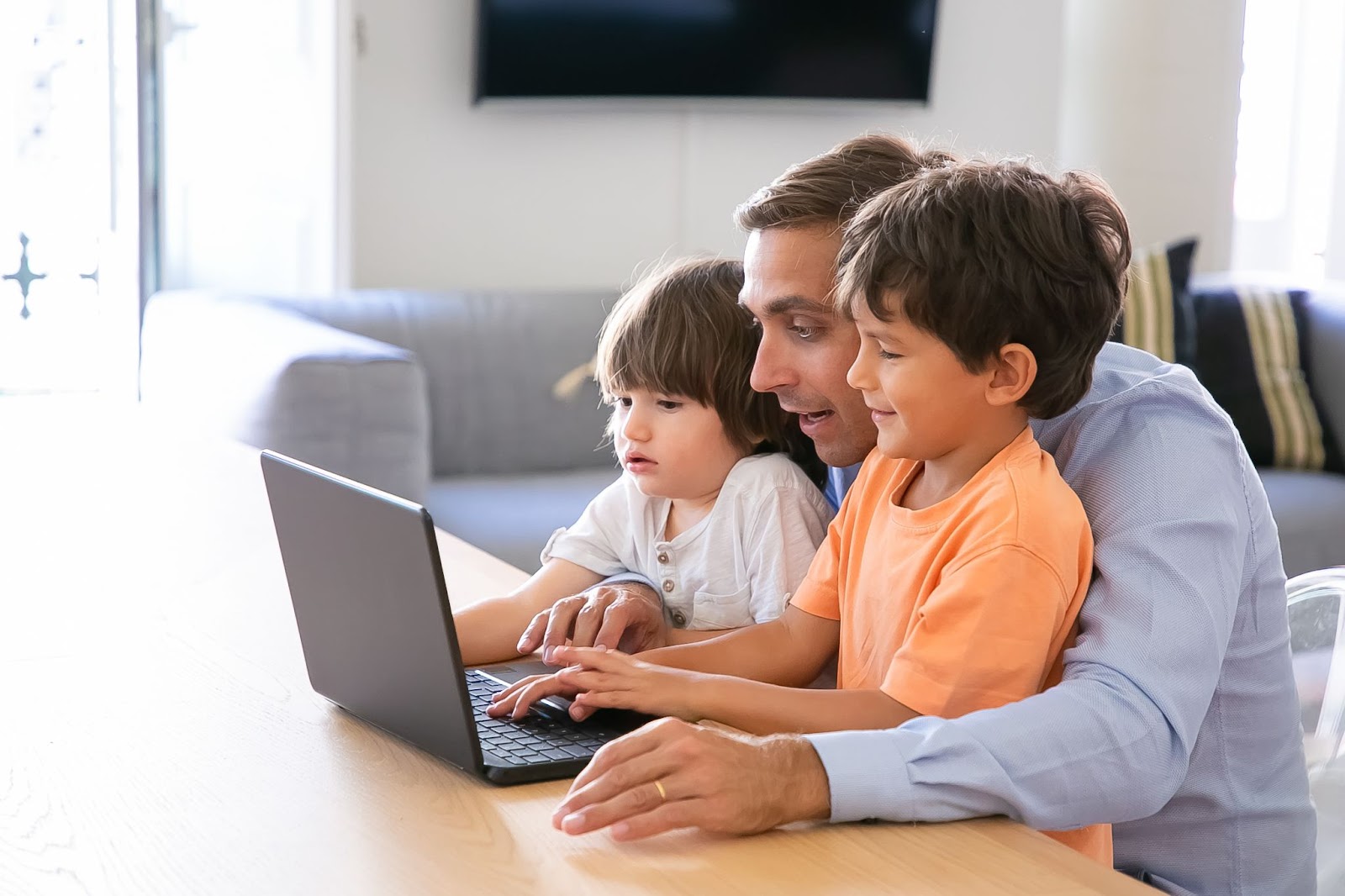 Teaching Your Kids About Tech, Teaching Your Kids About Tech: Build a Website Together with a Website Builder, Days of a Domestic Dad