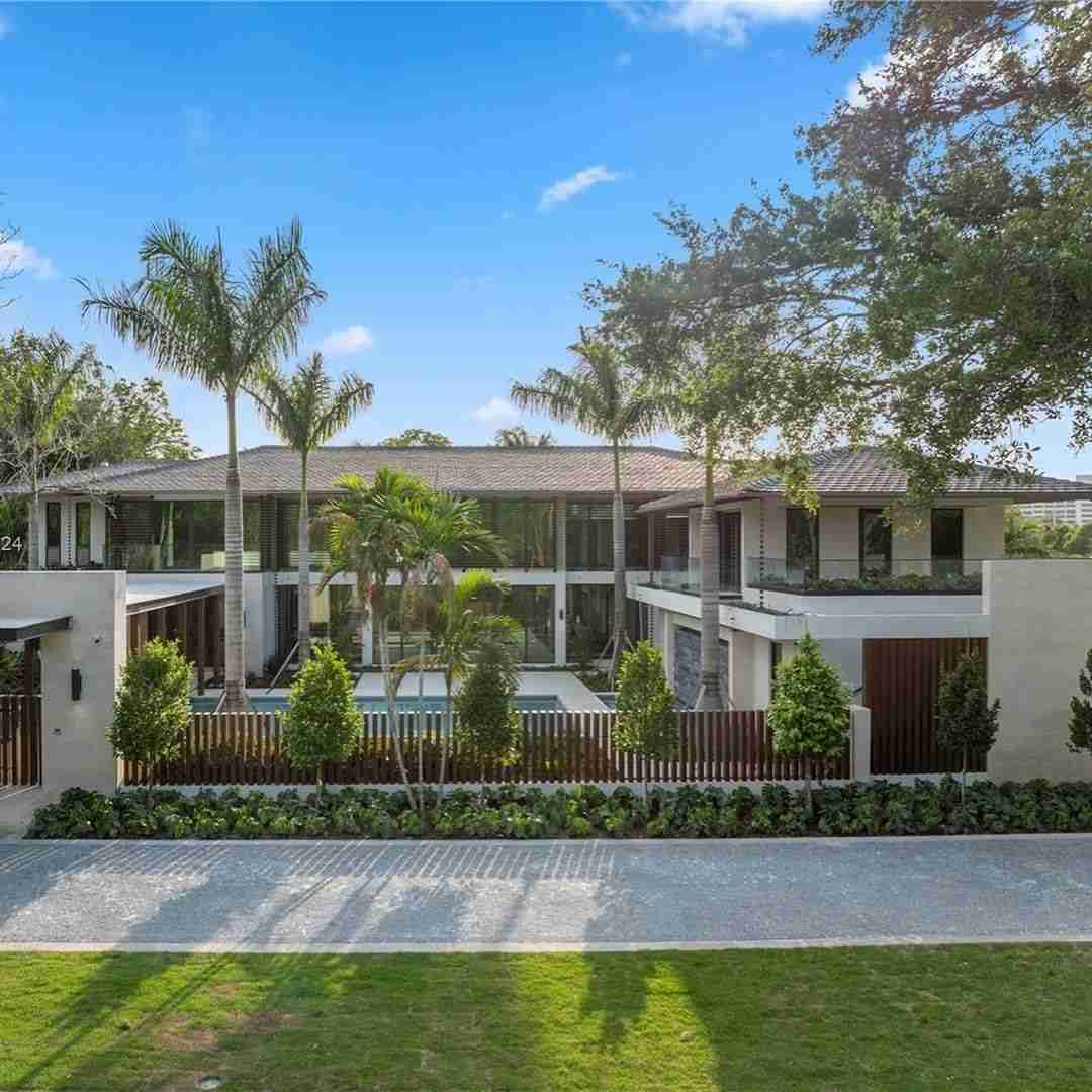 Outdoor Features of Coral Gables Estate