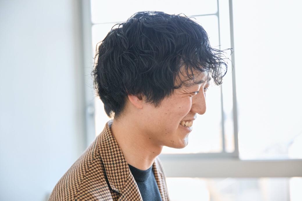 窓の外を見ている男性

AI によって生成されたコンテンツは間違っている可能性があります。