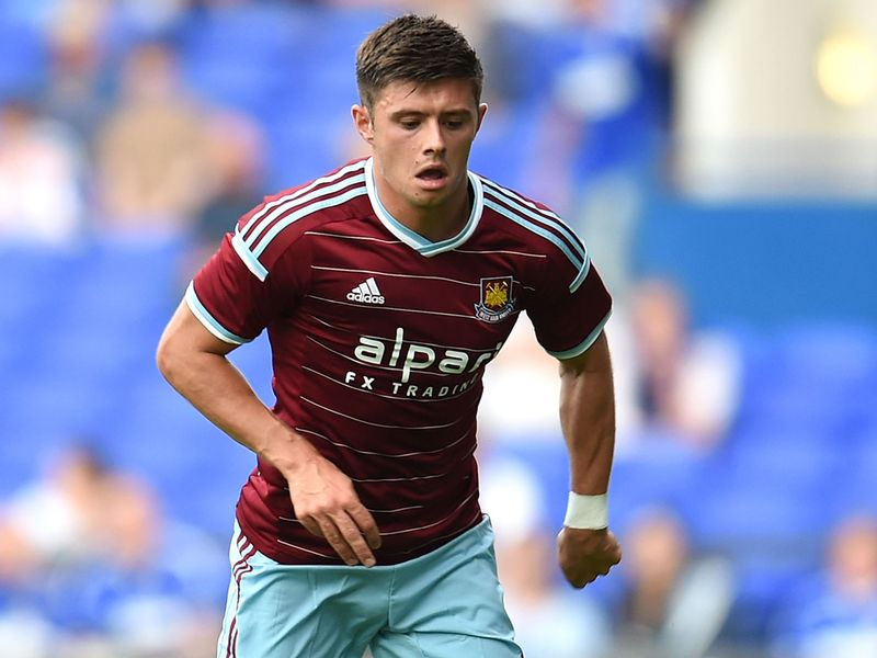 Aaron Cresswell: Tiểu sử của một cầu thủ bóng đá xuất sắc