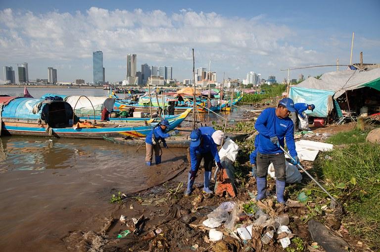 Mekong-plastic-cambodia-vietnam-thailand-07.jpg