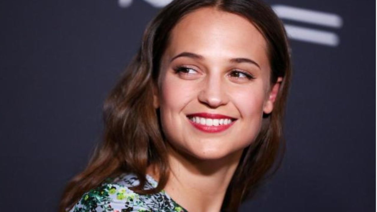 does alicia vikander know gloria sol​