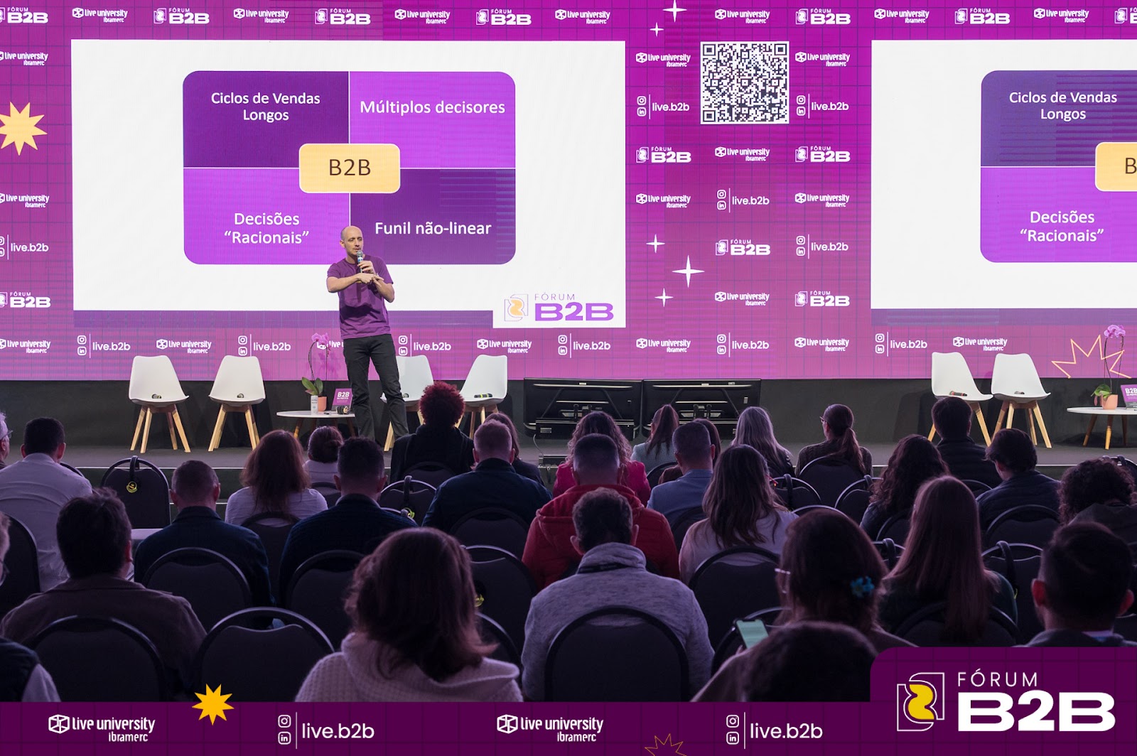 Palestra "Cada contexto é uma história diferente"